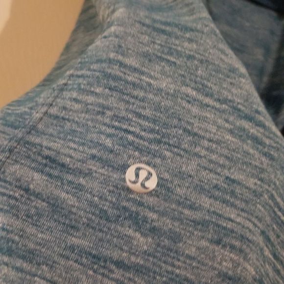 NWOT Lululemon Tank with built in bra Size 8 - Picture 7 of 8